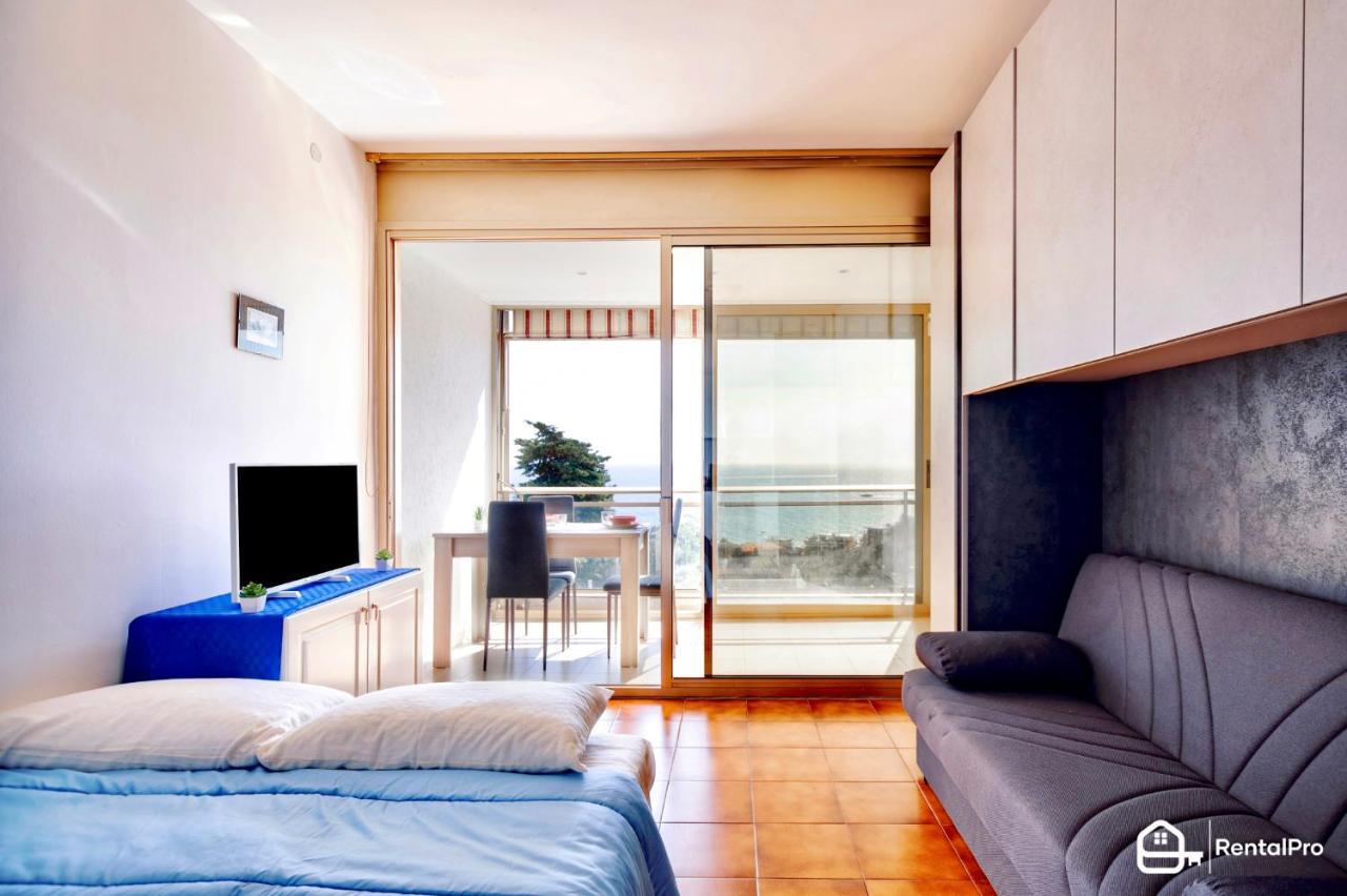 Free Parking-Sea View, With Pool & Garden Διαμέρισμα Σαν Ρέμο Εξωτερικό φωτογραφία